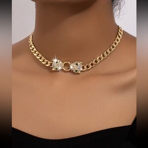 Exquisite Fashionable Leopard Head Pendant Necklace Rhinestone Detail Gold Color